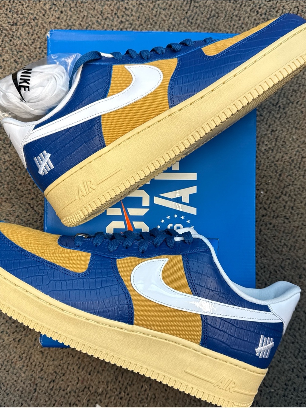 Nike Air Force 1 Low SP Undefeated 5 On It Blue Yellow Croc - Blue, Gold & White